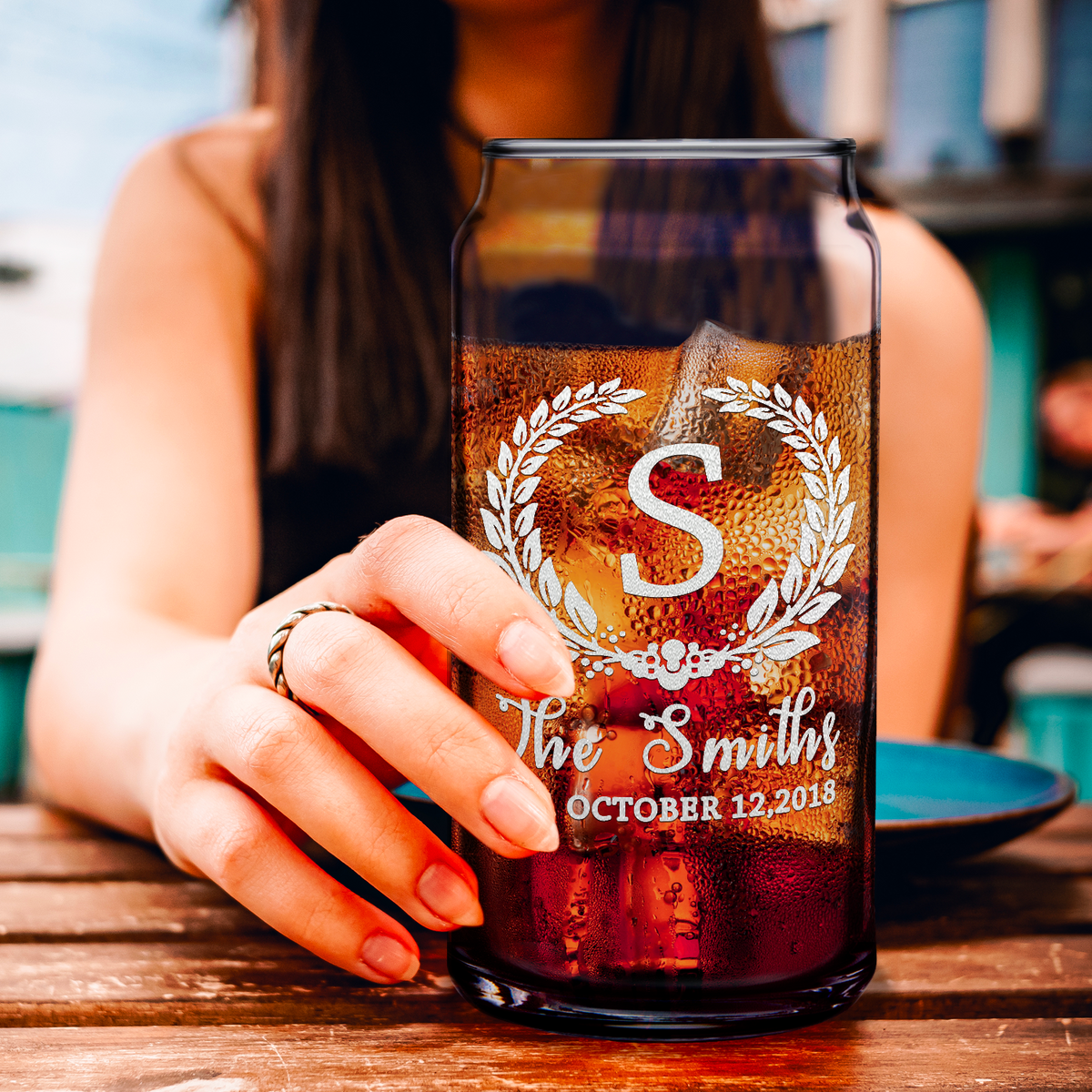 Personalized Crest Monogram Initial and Surname Anniversary Date Etched 20 oz Glass Can