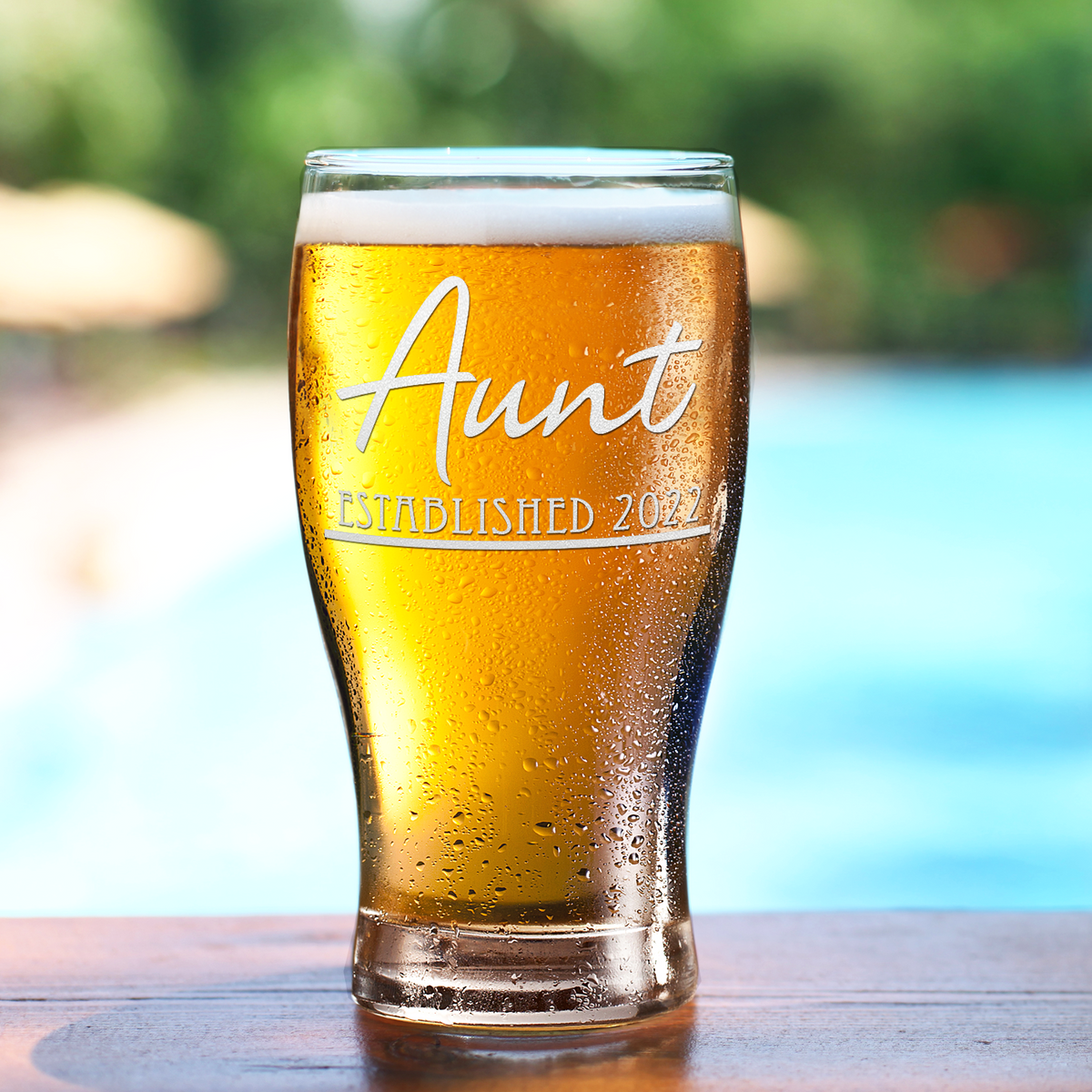 Aunt Established 2022 Etched on 20 oz Pub Glass