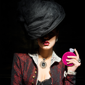 Bright Pink Gloss 5oz Jewel Liquor Flask